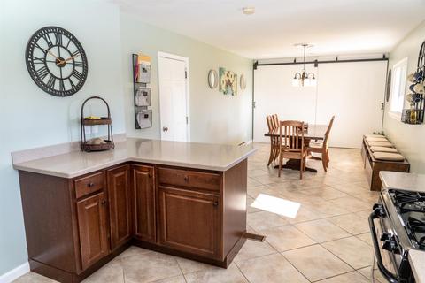454 Tecumseh Dr, Cincinnati, OH 45244 photo 7