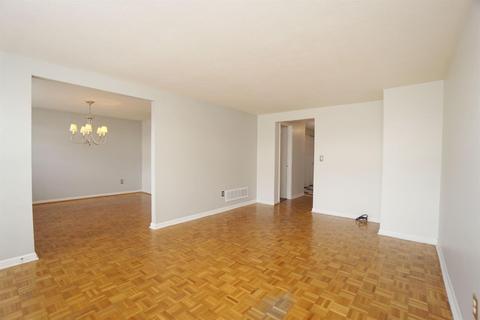 8062 Hetz Dr, Cincinnati, OH 45242 photo 4