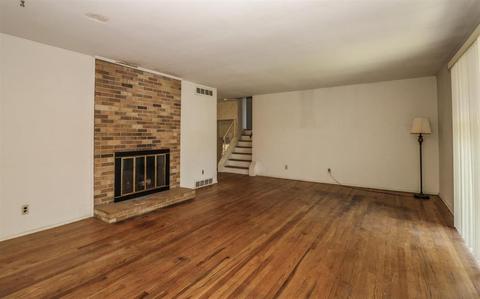 29 Hamlin Dr, Greenhills, OH 45218 photo 4