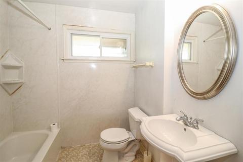 29 Hamlin Dr, Greenhills, OH 45218 photo 16