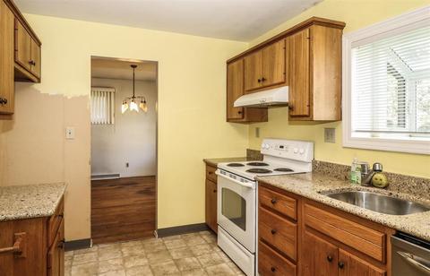 29 Hamlin Dr, Greenhills, OH 45218 photo 9