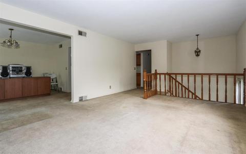 9395 Ranchill Dr, Cincinnati, OH 45231 photo 4