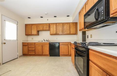 9395 Ranchill Dr, Cincinnati, OH 45231 photo 6