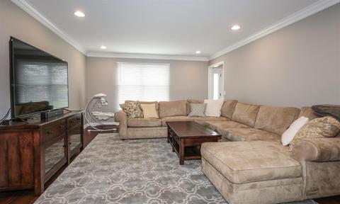 10603 Bridgewater Ln, Montgomery, OH 45249 photo 4