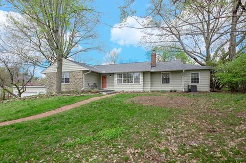 560 Beechtree Dr, Cincinnati, OH 45224 photo 2