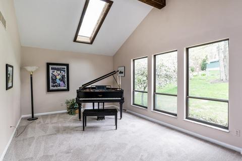 7106 Royalgreen Dr, Cincinnati, OH 45244 photo 3