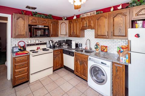 258 Brookforest Dr, Cincinnati, OH 45238 photo 8