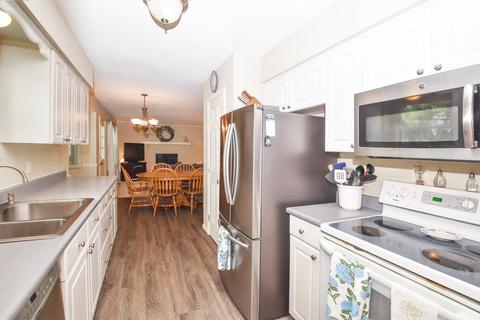 1143 White Pine Ct, Cincinnati, OH 45255 photo 7