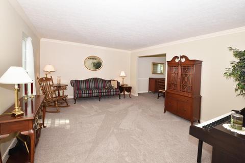 1143 White Pine Ct, Cincinnati, OH 45255 photo 3