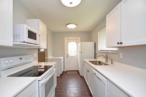 961 Hollytree Dr, Cincinnati, OH 45231 photo 9