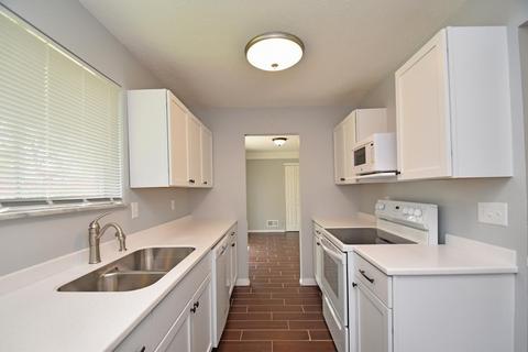 961 Hollytree Dr, Cincinnati, OH 45231 photo 11
