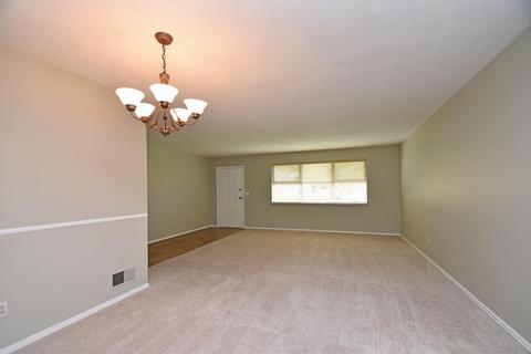 961 Hollytree Dr, Cincinnati, OH 45231 photo 8