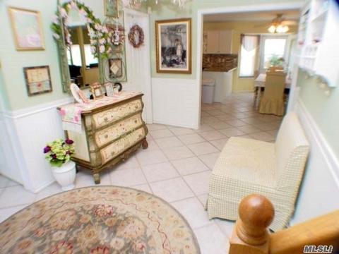 3813 Meadowlark Ln, Fairfax, OH 45227 photo 2