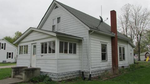 614 Center St, Blanchester, OH 45107 photo 1