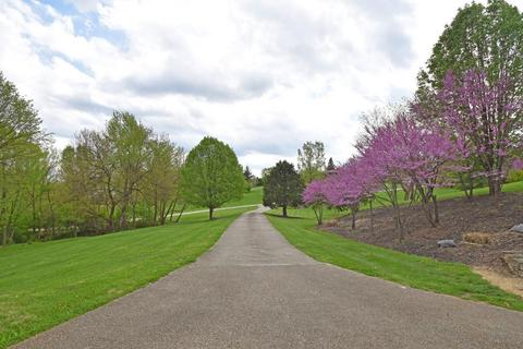 2810 Devils Backbone Rd, Cincinnati, OH 45233 photo 3