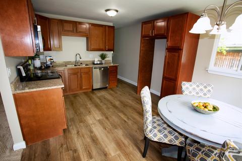 724 David Blvd, Franklin, OH 45005 photo 3