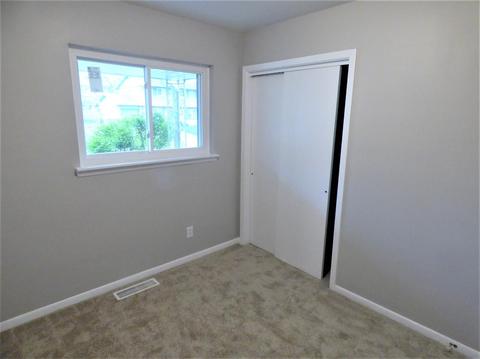 700 Danbury Rd, Forest Park, OH 45240 photo 12