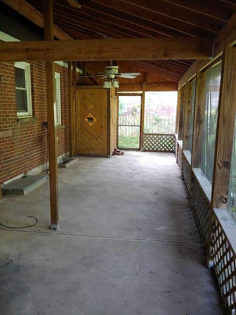 71 Damon Rd, Greenhills, OH 45218 photo 2