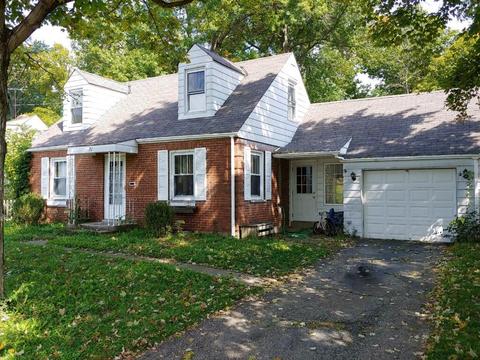 71 Damon Rd, Greenhills, OH 45218 photo 1