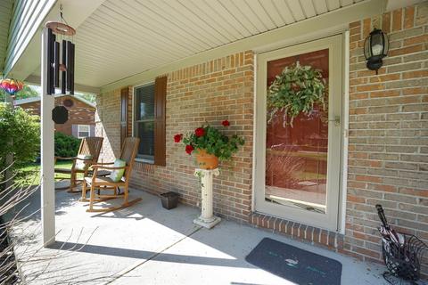 101 Leonard Dr, Blanchester, OH 45107 photo 2
