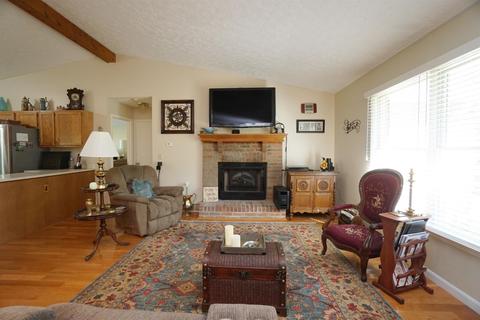 101 Leonard Dr, Blanchester, OH 45107 photo 3