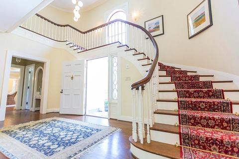 9825 Cunningham Rd, Cincinnati, OH 45243 photo 5
