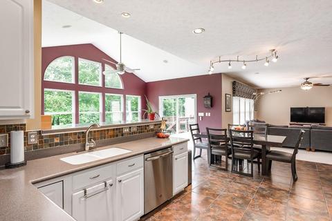 1064 Oak Forest Dr, Morrow, OH 45152 photo 8