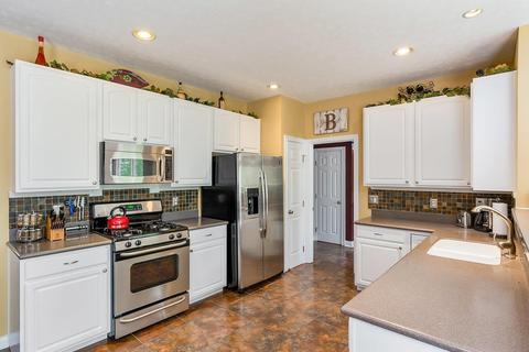 1064 Oak Forest Dr, Morrow, OH 45152 photo 7