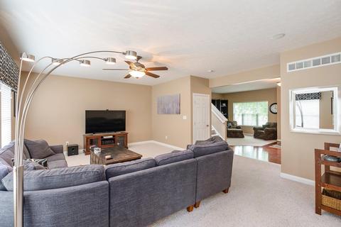 1064 Oak Forest Dr, Morrow, OH 45152 photo 5