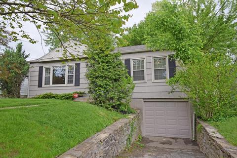 6281 Ridgefield Dr, Cincinnati, OH 45224 photo 2