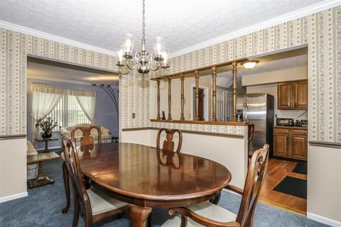 903 Sarbrook Dr, Cincinnati, OH 45231 photo 8