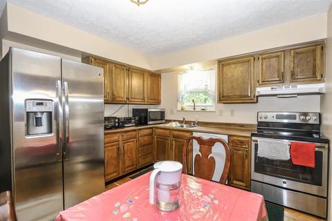 903 Sarbrook Dr, Cincinnati, OH 45231 photo 11