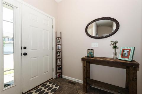 269 Bannock Dr, Hamilton Township, OH 45039 photo 4