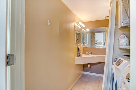 112 Corry St, Cincinnati, OH 45219 photo 24