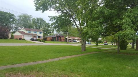 720 Sharon Rd, Forest Park, OH 45240 photo 2