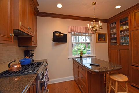 3828 Broadview Dr, Cincinnati, OH 45208 photo 9