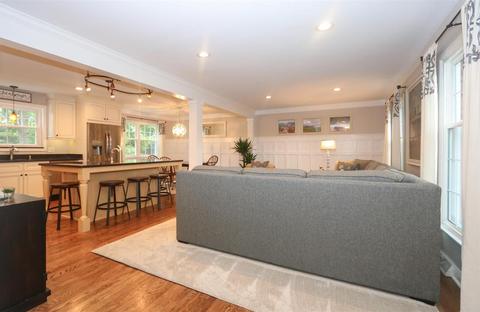 9937 Zig Zag Rd, Montgomery, OH 45242 photo 2