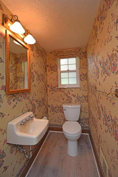 802 Strathcoma Dr, Cincinnati, OH 45255 photo 6