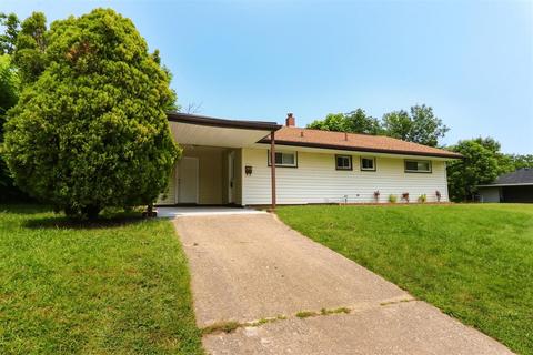 8728 Grenada Dr, Cincinnati, OH 45231 photo 2