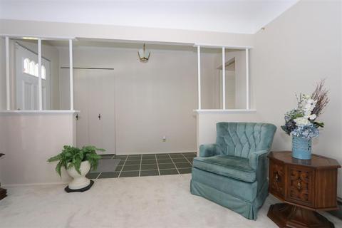 6680 Daly Rd, Cincinnati, OH 45224 photo 3
