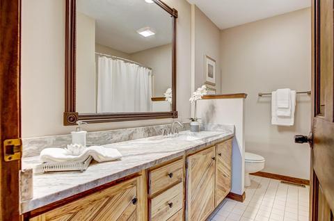 7285 Deaconsbench Ct, Cincinnati, OH 45244 photo 27