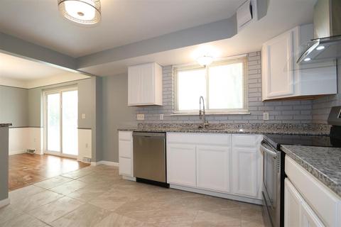 593 Sonny Ln, Cincinnati, OH 45244 photo 11