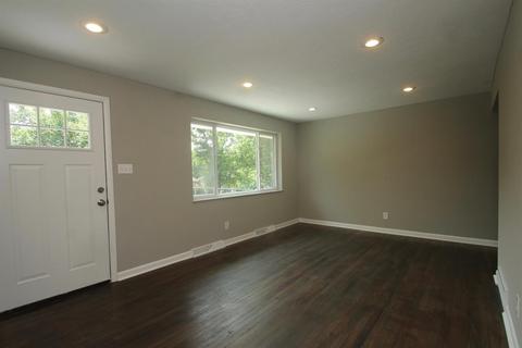492 Burhen Dr, Cincinnati, OH 45238 photo 4