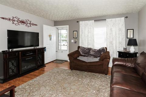 512 Glenrose Ln, Cincinnati, OH 45244 photo 3