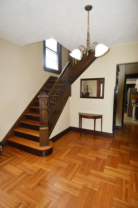 712 Hand Ave, Cincinnati, OH 45232 photo 2
