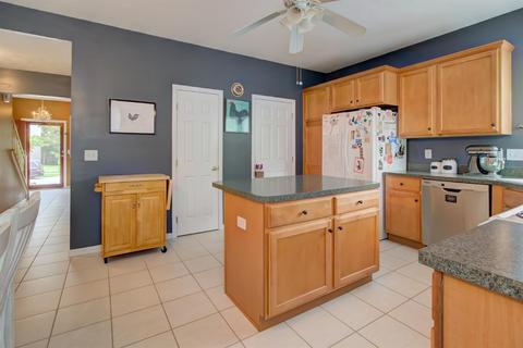2475 Oaktree Pl, Cincinnati, OH 45238 photo 6