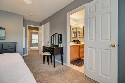 2475 Oaktree Pl, Cincinnati, OH 45238 photo 11