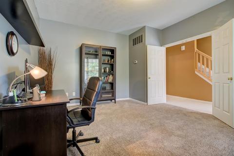 2475 Oaktree Pl, Cincinnati, OH 45238 photo 3