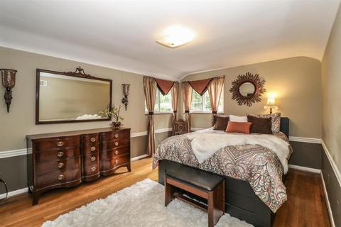 944 Timber Trl, Cincinnati, OH 45224 photo 17