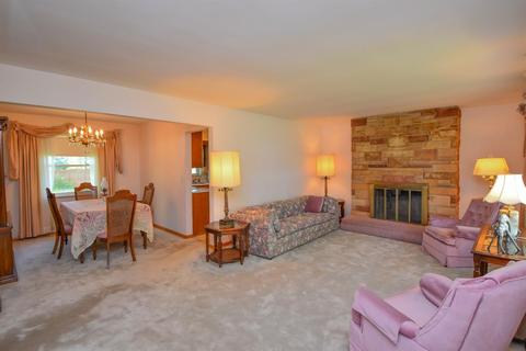 643 Marieda Dr, Cincinnati, OH 45245 photo 5